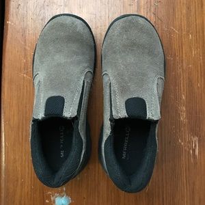 Boys barely worn Merrell slip on shoes sz12c